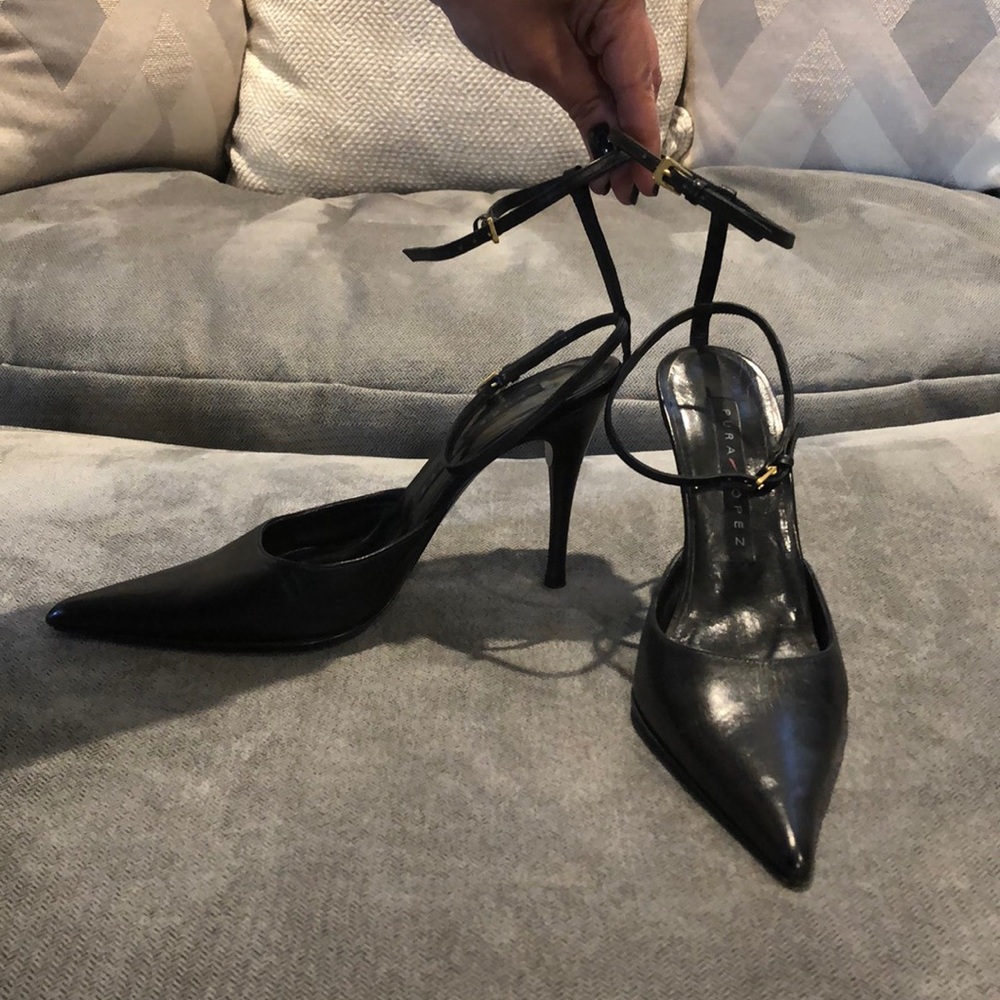 Pura Lopez Strappy Leather Pointy Toe Pump Sz 7.5
